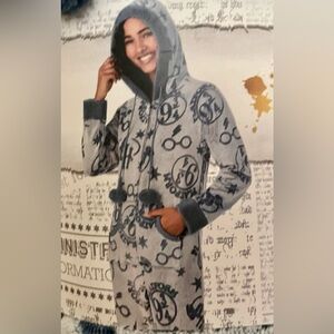 Harry Potter Pajamas Womens Small Gray One Piece Hooded Faux Fur color blue
